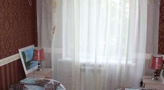 Гостиница Guest House Y Tamara Анапа Бюджетный двухместный номер с 2 отдельными кроватями-1